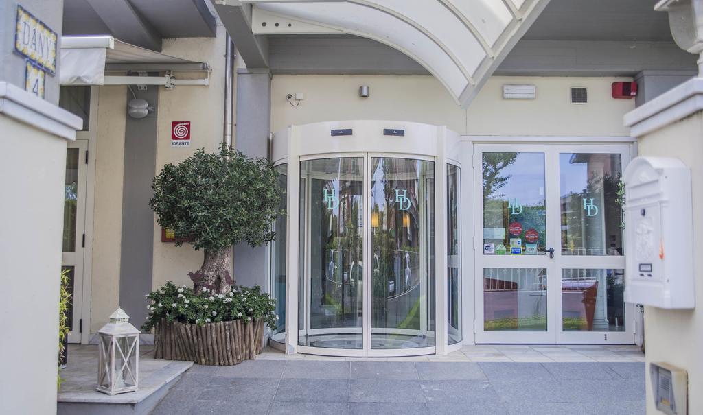 Hotel Dany Marina di Massa Exteriör bild