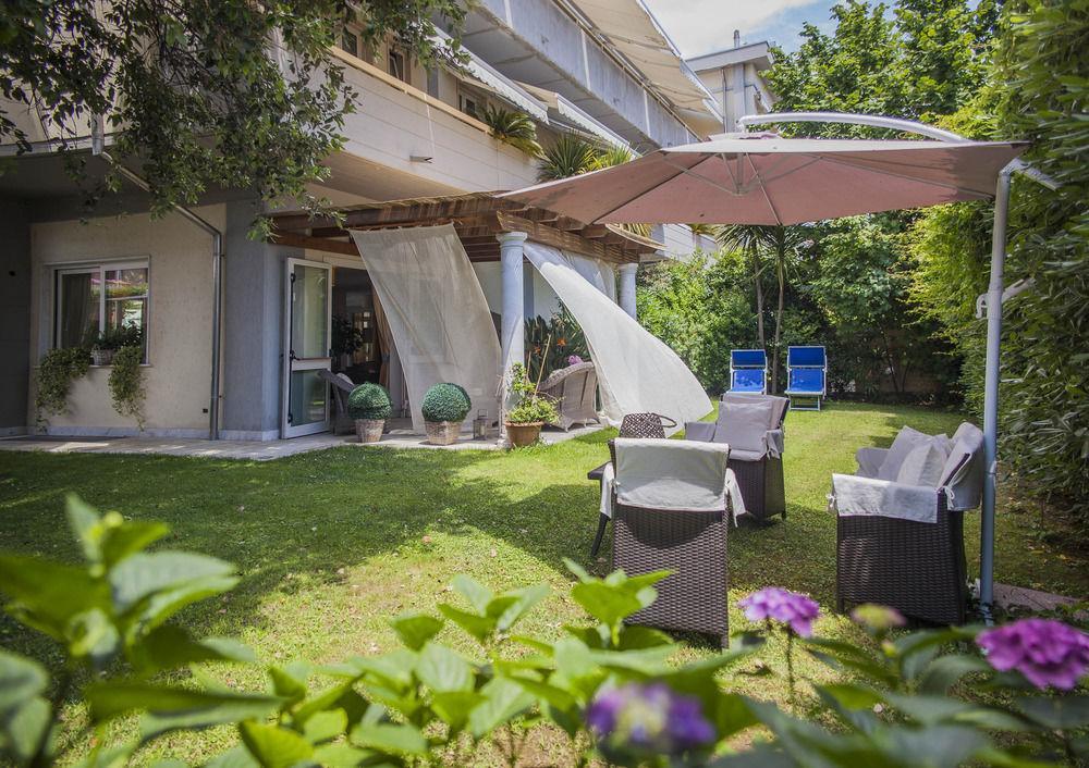 Hotel Dany Marina di Massa Exteriör bild